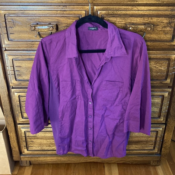 Ann Taylor plum lightweight three quarter sleeve button up shirt - Picture 4 of 6